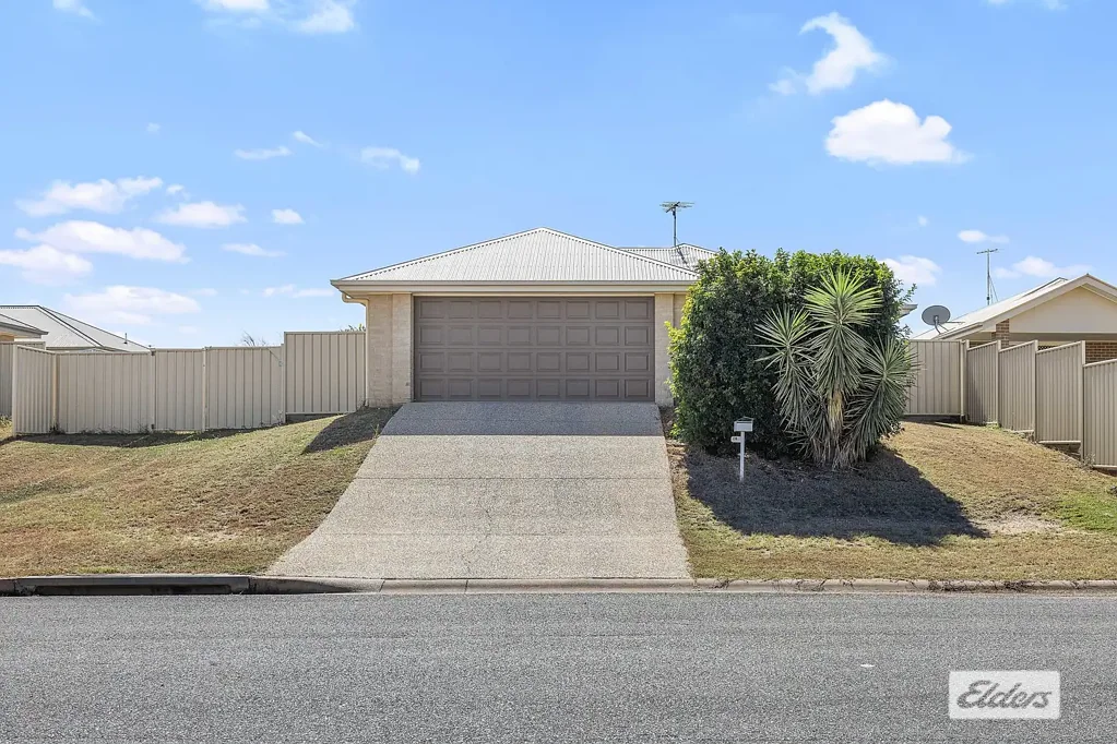 Family Home in Riverview Estate!!
