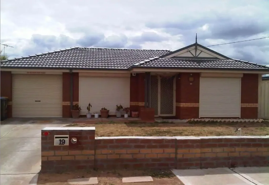 Spacious 4-Bedroom Family Home in Prime Werribee Location!