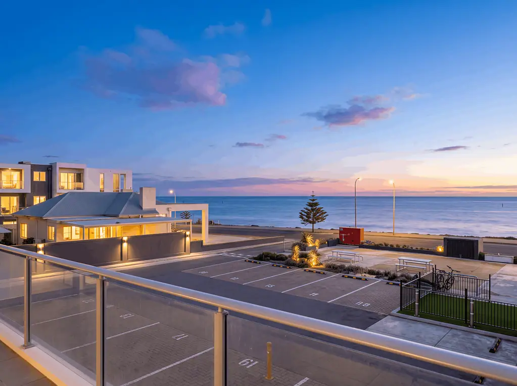 Glenelg North 2ਬੈੱਡਰੂਮ Uninterrupted Ocean Views and an Unbeatable Beachside Lifestyle