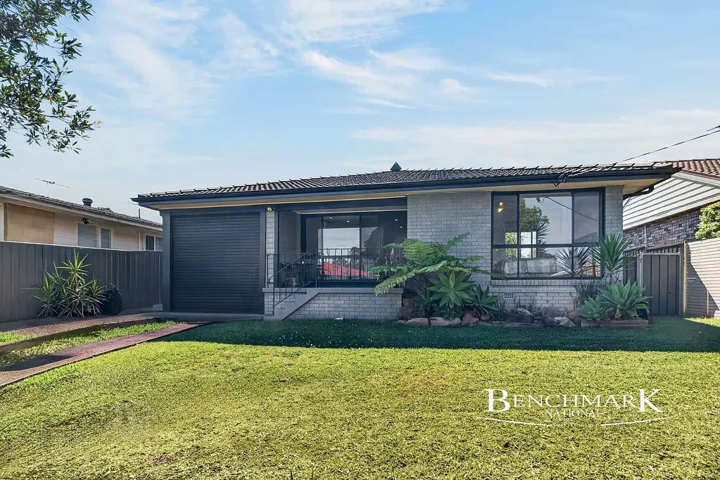 Hammondville 3कमरा Three-Bedroom Brick Home with a Poolside Retreat