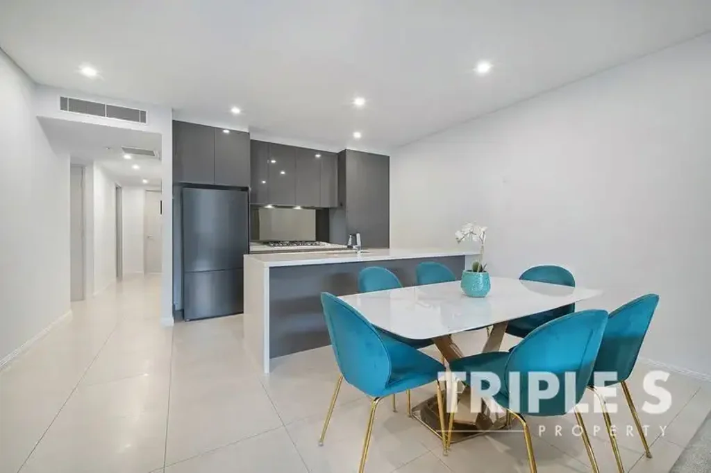 Eastgardens 3બેડરૂમ Study Convertible to 4th Bedroom | Side‑by‑Side Carpark | Excellent Storage | North Aspect | Spacious Living