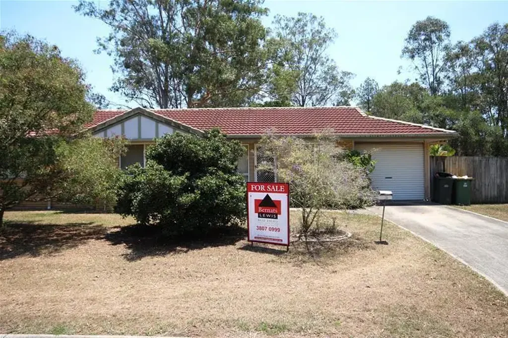 Labas ng Bahay - Address Withheld, Eagleby, QLD 4207