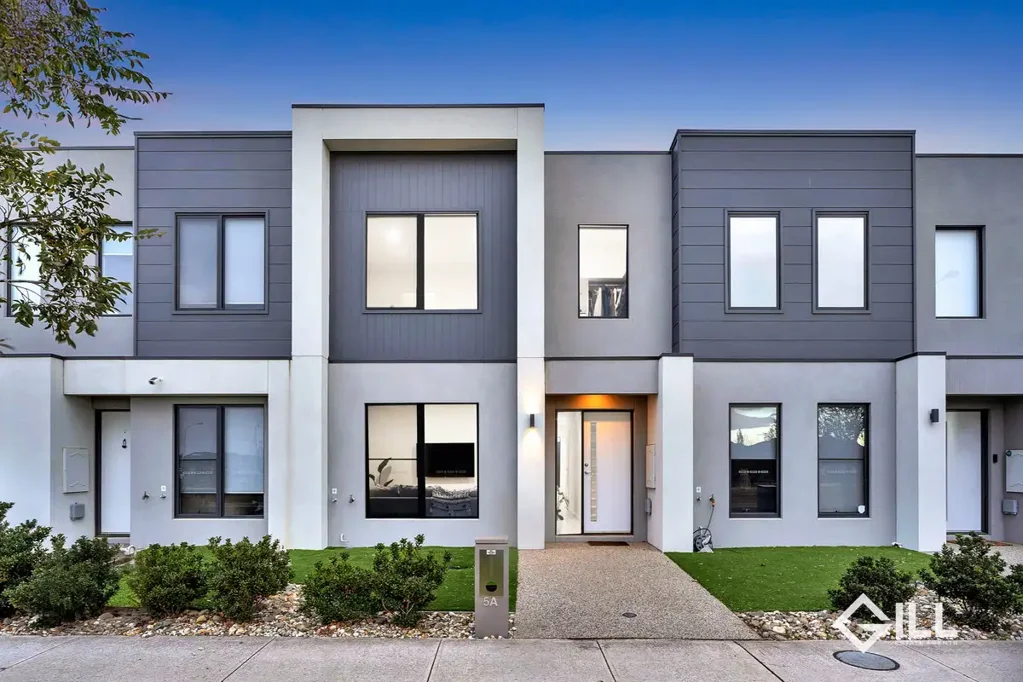5A Thoroughbred Drive, Clyde North, VIC 3978