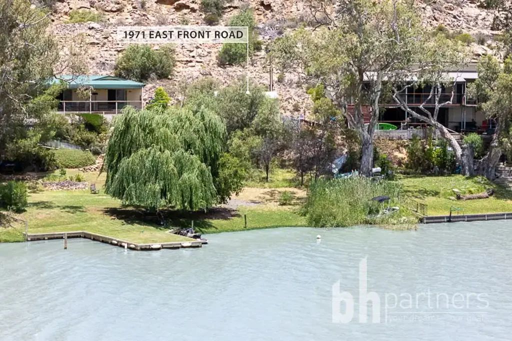 Younghusband Superb River Living Opportunity!