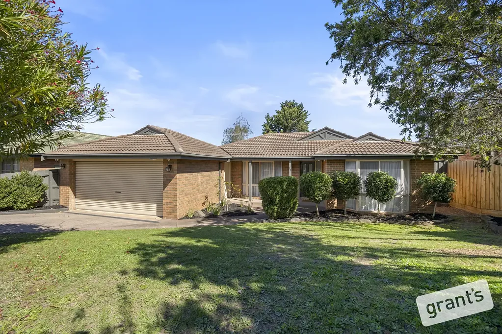 Narre Warren 4 Bedroom Fresh, modern, and move-in ready in the popular Maramba Estate!