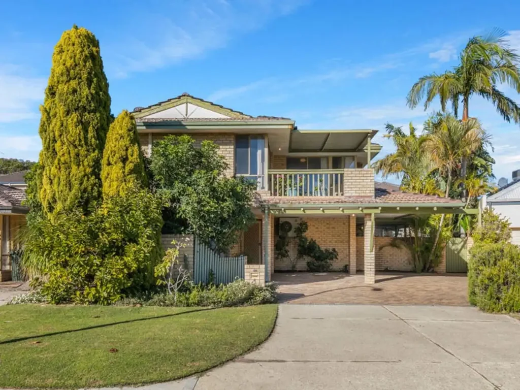 STREET FRONT FAMILY HOME