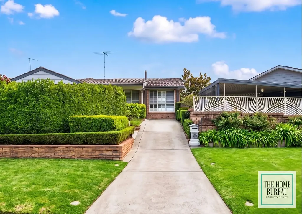 Mcgraths Hill 4 Slaapkamer THE VANTAGE - LARGE FAMILY HOME WITH SUPER-WIDE STREET FRONTAGE