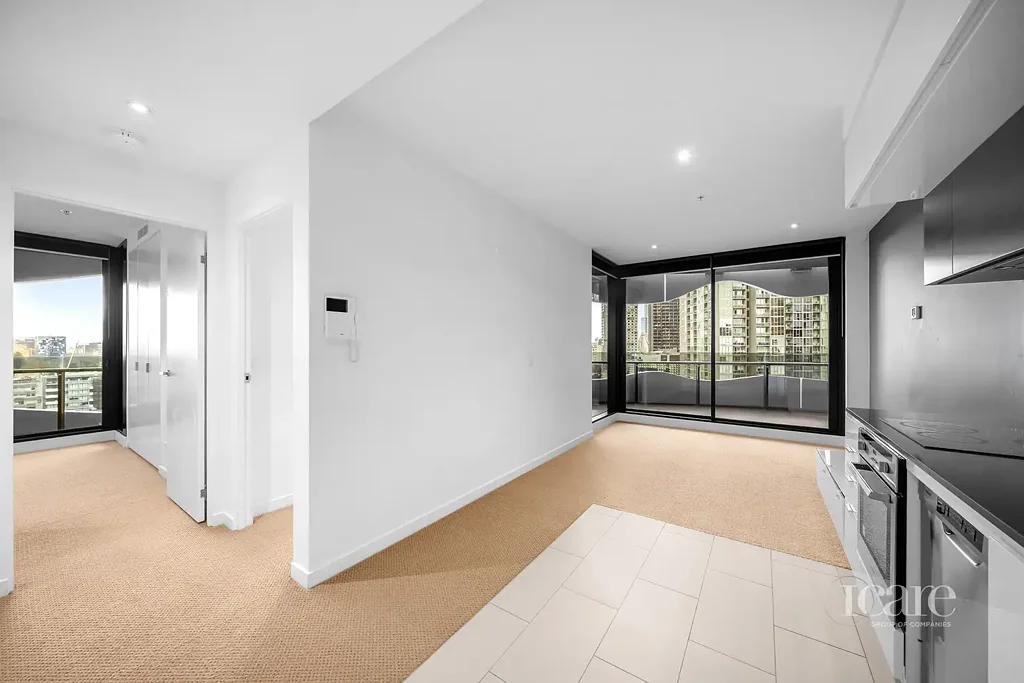 Modern 2-Bedroom Apartment in Prime Melbourne CBD Location