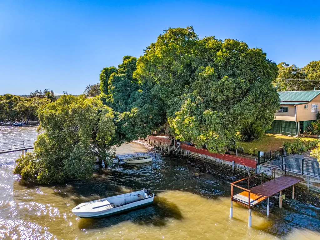 Russell Island 2 Bedroom $699,950 - Is this the cheapest Waterfront Property in South East QLD?