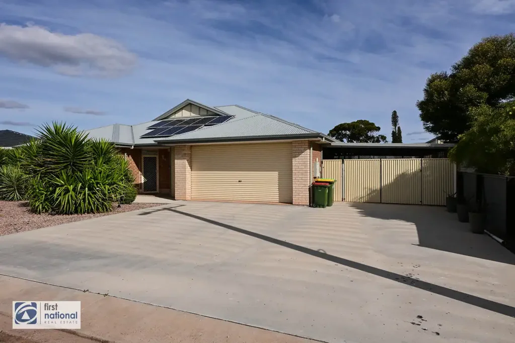 Stirling North 4房  Modern Family Living Opposite the Park