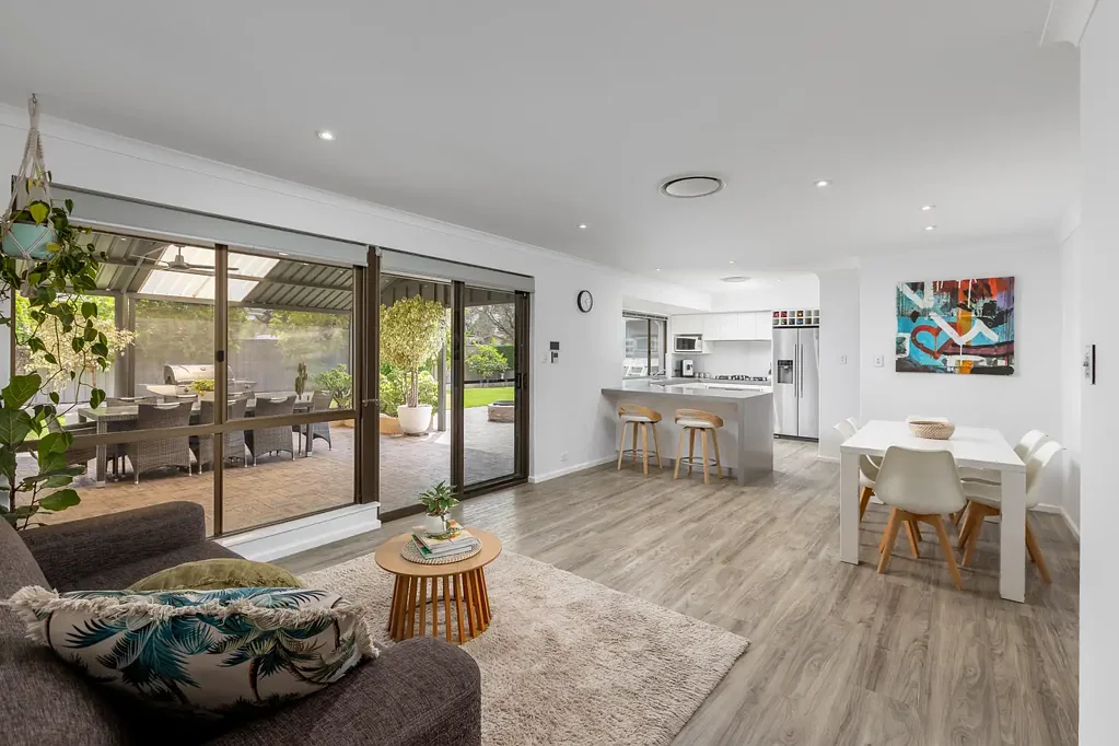 West Busselton 3कमरा Spacious family living, exceptional entertaining & an impressive shed!