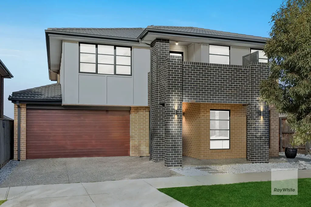 Werribee 4 Bedroom Multi level and sleek!