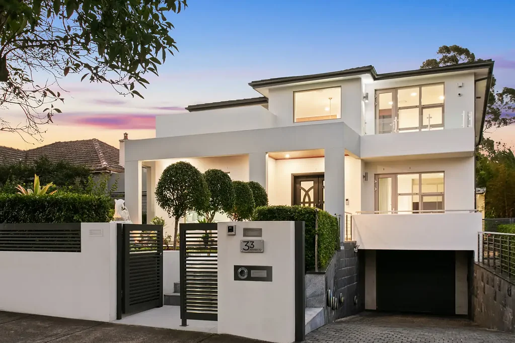 Strathfield 7Zimmer North facing Architectural masterpiece on 1081sqm blue-ribbon block