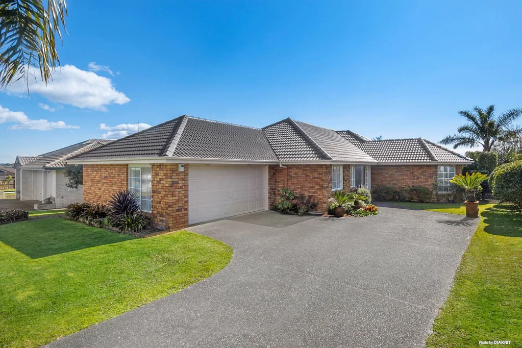 1/9 Crescent Hills Court, Northpark, Manukau City, Auckland