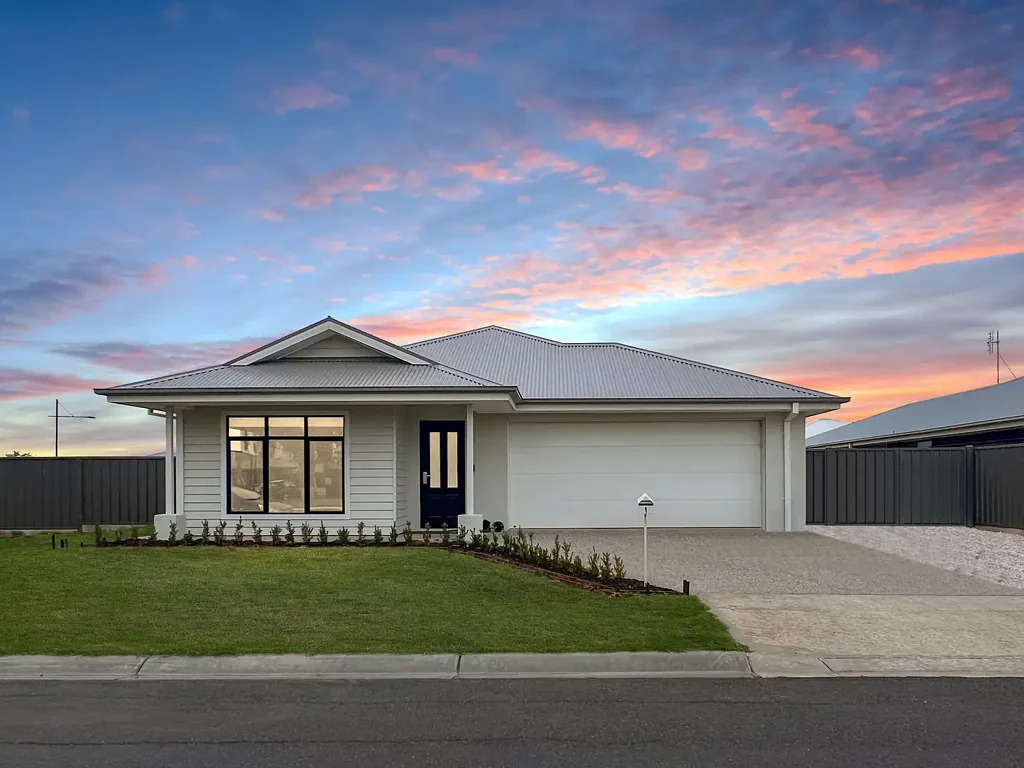 Swan Hill 4कमरा Welcome Home - Where Style, Space & Comfort Collide!