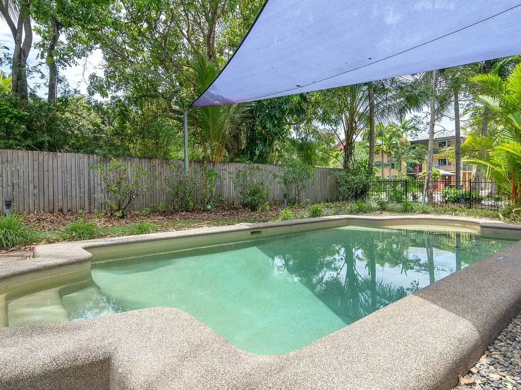 RENOVATED APARTMENT CLOSE TO TOWN