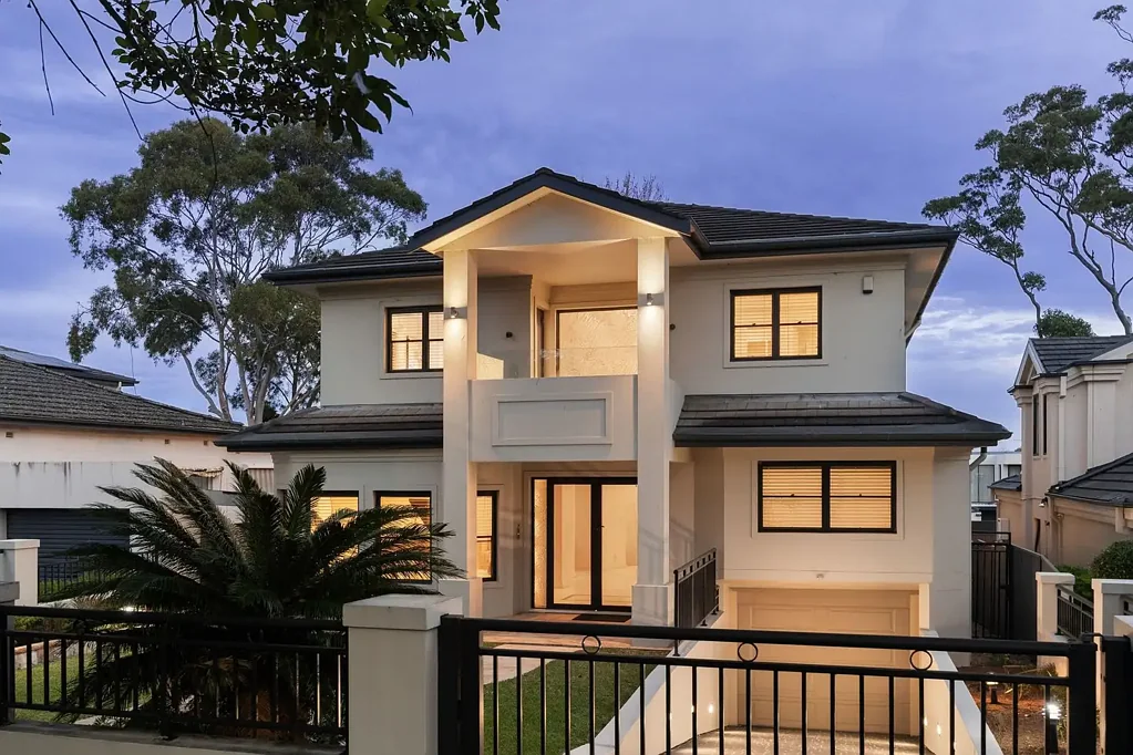 Strathfield 5Moenga Architecturally designed family home with flawless in/outdoor entertaining in a blue ribbon setting