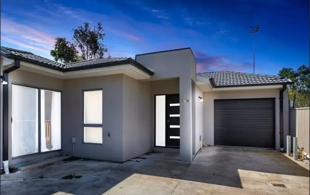 St Albans 3部屋 Investor Gem In A Prime St Albans Location! Three Separate Titles In One Block!!