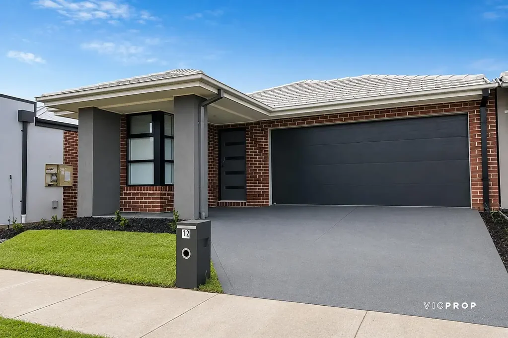 Brand New Family Home in Riverwalk Estate!