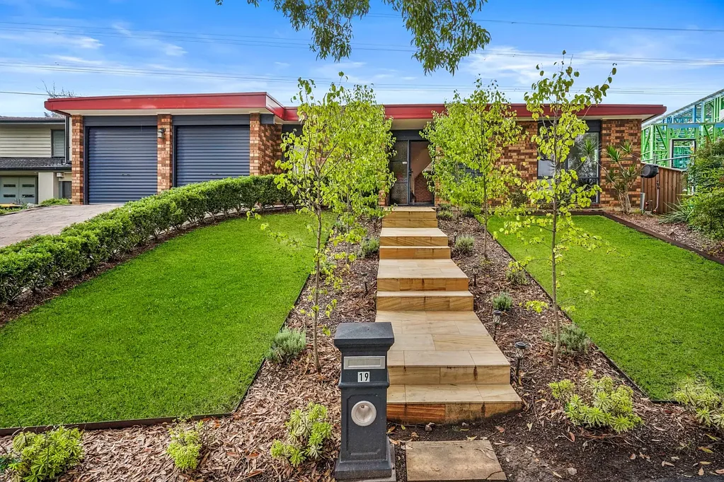 19 Tamarisk Crescent, Cherrybrook, NSW 2126