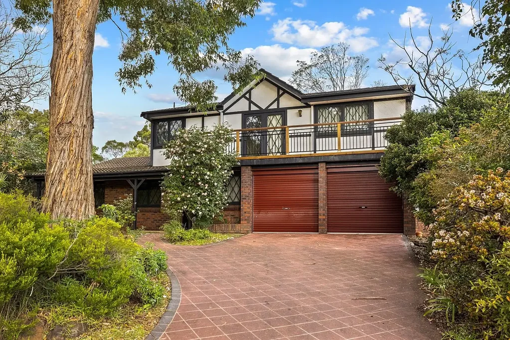 Spacious Family Home - Walking Distance to the Metro