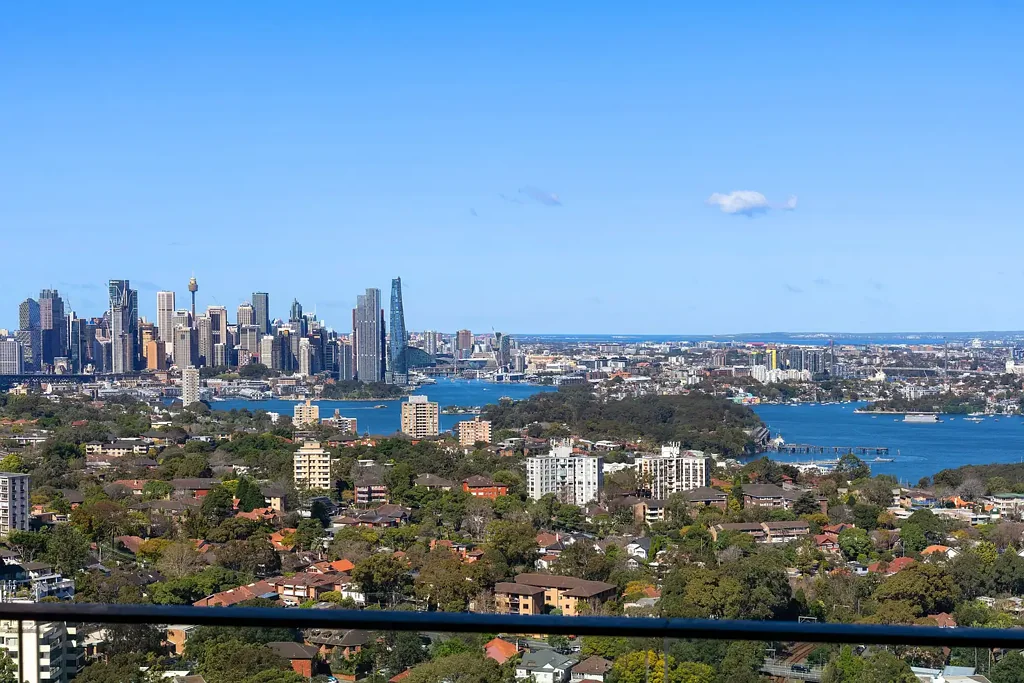 St Leonards 2 Bedroom 26th floor luxury skyhome, divine panoramas in 'Landmark'