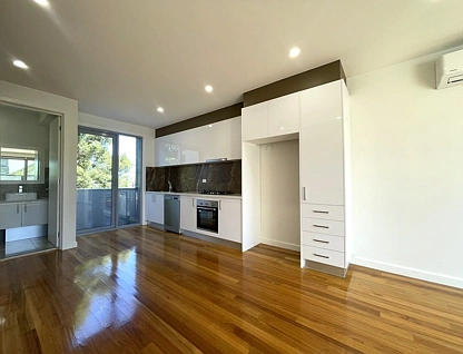 54 Mason Street, Reservoir, North Melbourne, 2房, 3浴, Townhouse