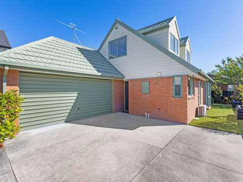 Saint Albans 4房  St Albans, City-Fringe Townhouse!