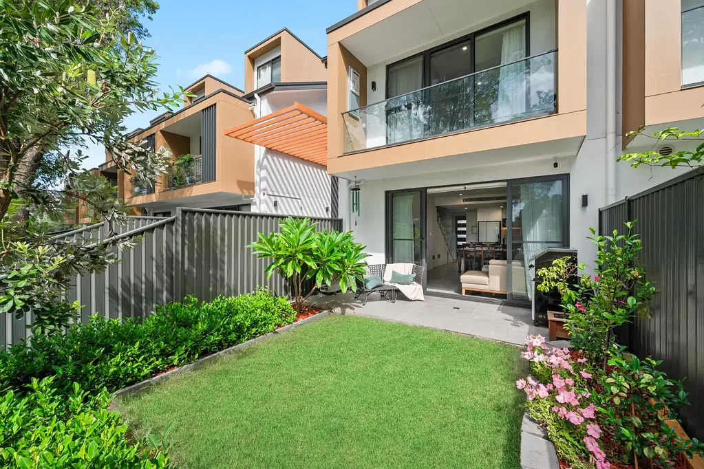 Asquith 4 Slaapkamer Modern Family Living, Walk to Station