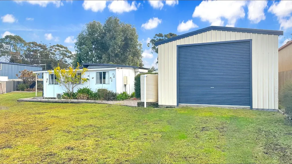 Stieglitz Boat Shed with Benefits