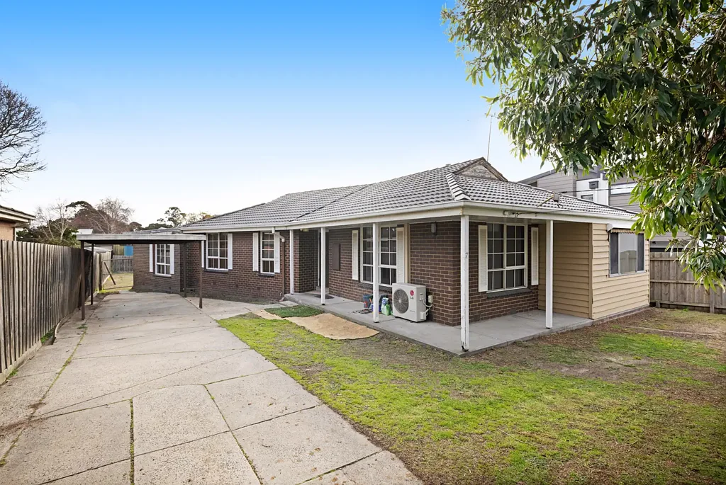 Spacious Family Home with Versatile Floorplan and Generous Yard