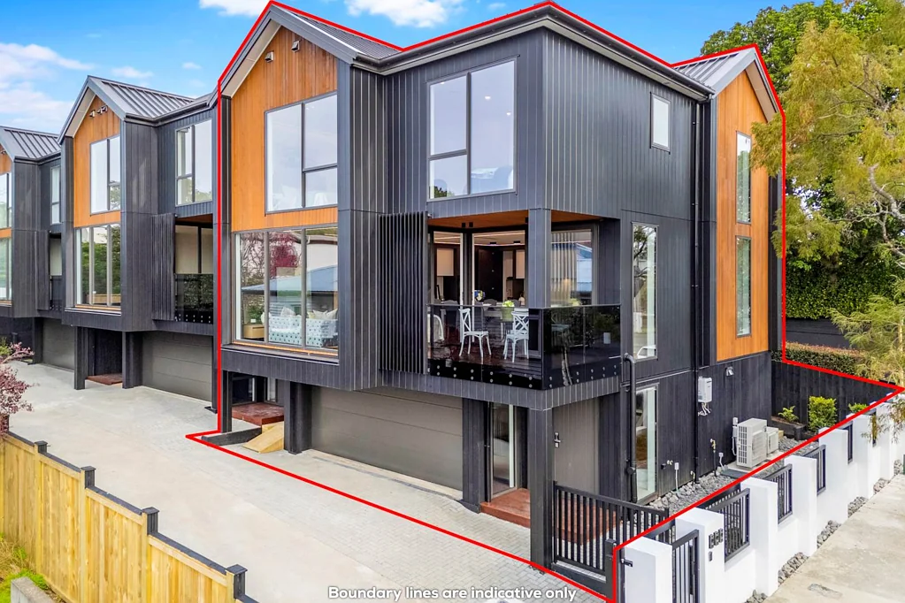 Remuera 5Moenga BRAND NEW LUXURIOUS LIVING - DGZ!