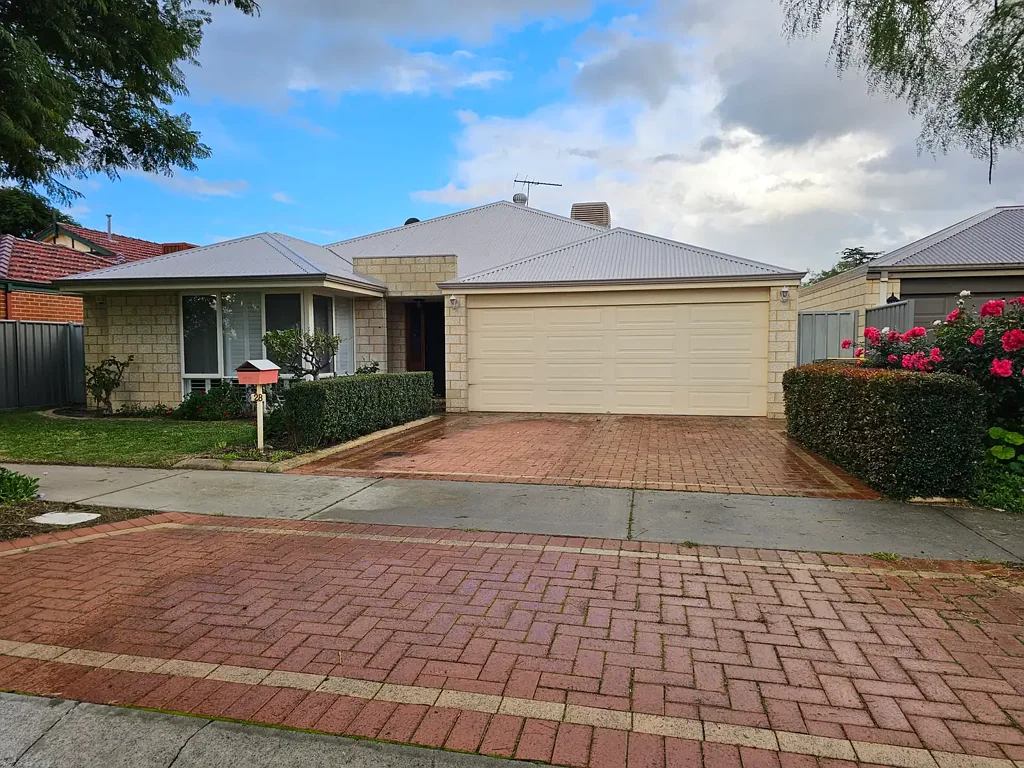 Swan View 4房  Family Home - 4x2 plus home office.