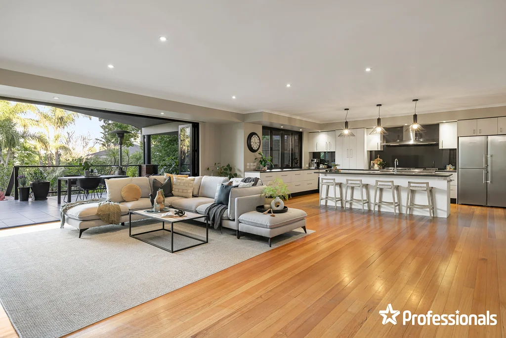 15 Pach Road, Wantirna South, VIC 3152