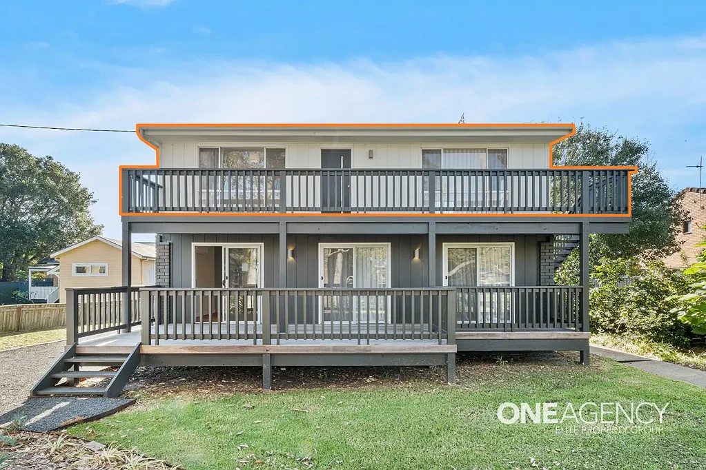 MODERN COMFORT AND  COASTAL CONVENIENCE IN THE HEART OF BURRILL LAKE