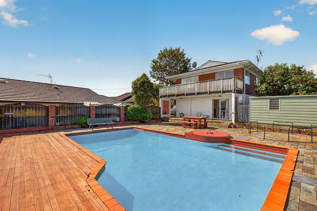 Henderson 4房  Big Home. Bigger Splash!