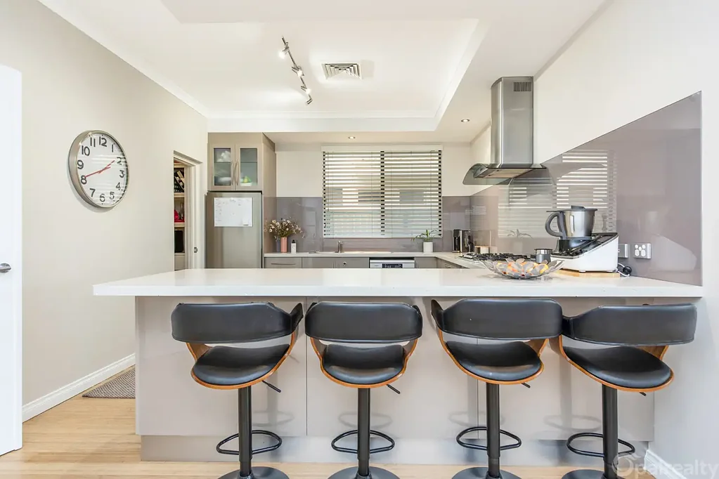Port Kennedy 5Phòng ngủ Parkside space, coastal living & room for everyone