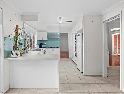 10 Clydebank Crescent, Glen Alpine, NSW 2560, 5部屋, 3バスルーム, House