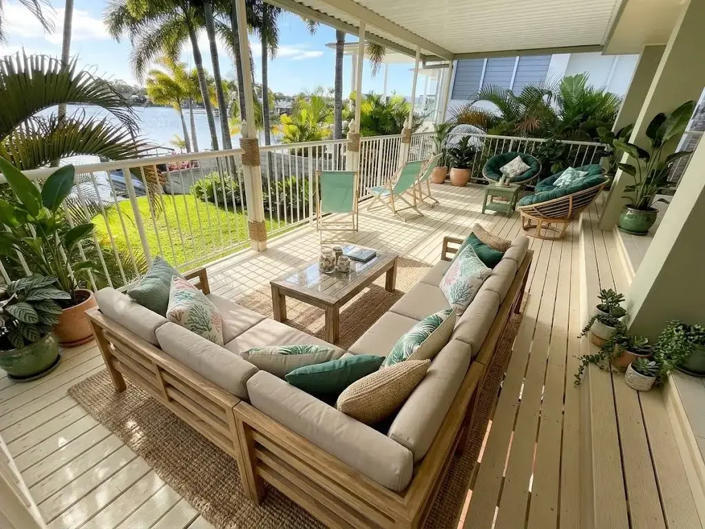 WATERFRONT in NOOSA WATERS
