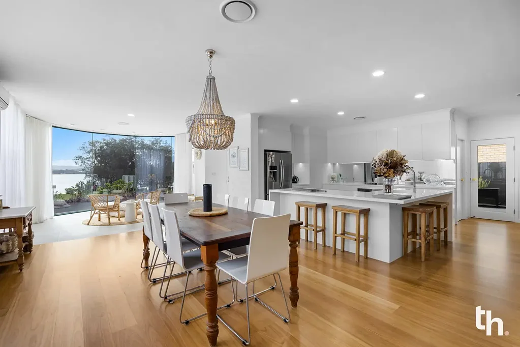 520 The Esplanade, Warners Bay, NSW 2282