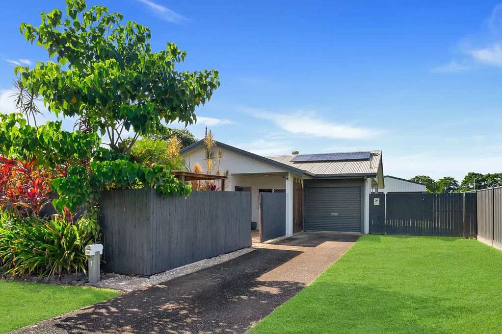 1 Bounty Close, Bentley Park, QLD 4869