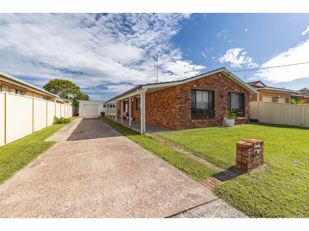 59 King George Parade, Forster, NSW 2428
