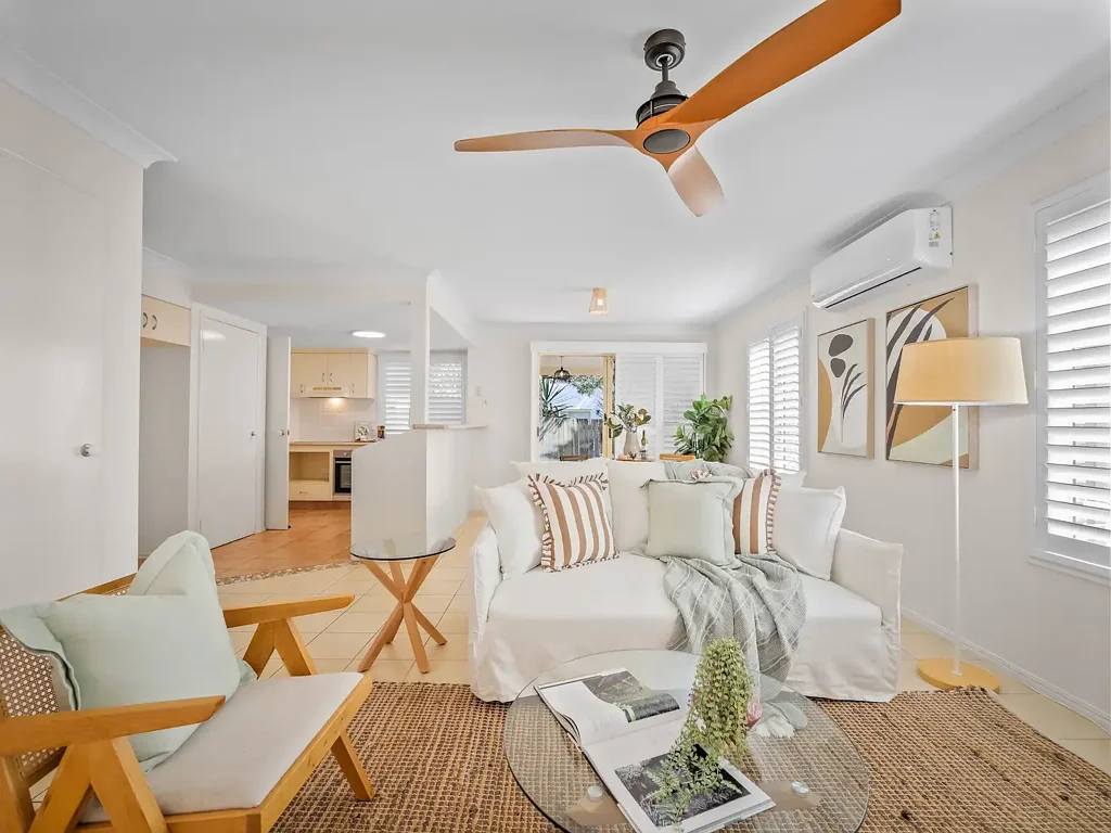 Southport 3chambre EFFORTLESS GOLD COAST LIVING - WALK TO EVERYTHING!