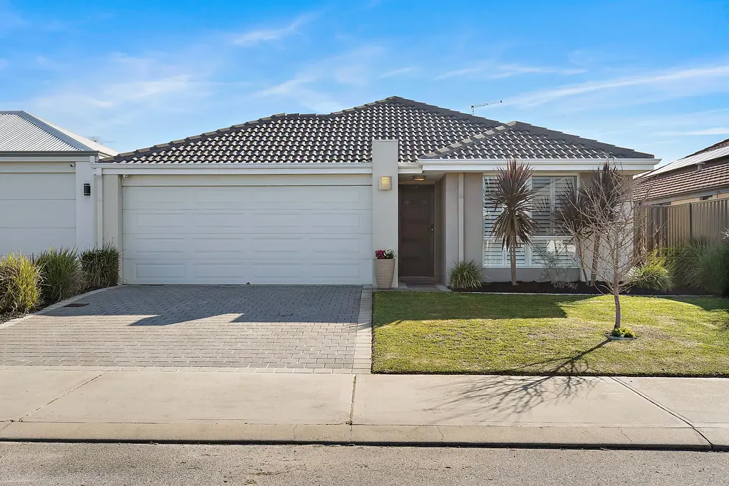 Caversham 4Kwarto Fresh Family Living with Theatre, Solar and Alfresco Entertaining!