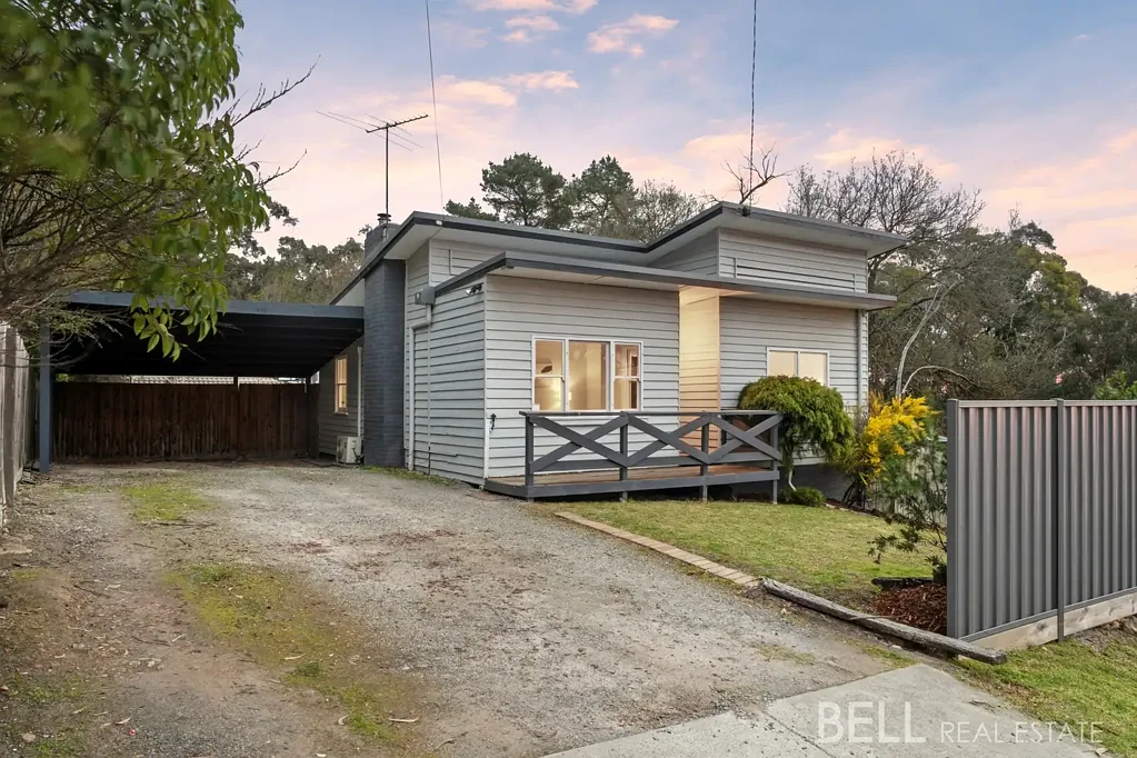 54 Canterbury Road, Montrose, VIC 3765