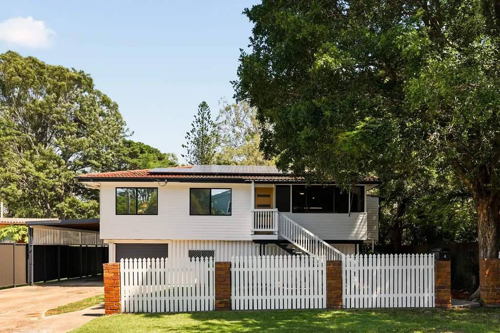 4 Pownall Crescent, Margate, QLD 4019