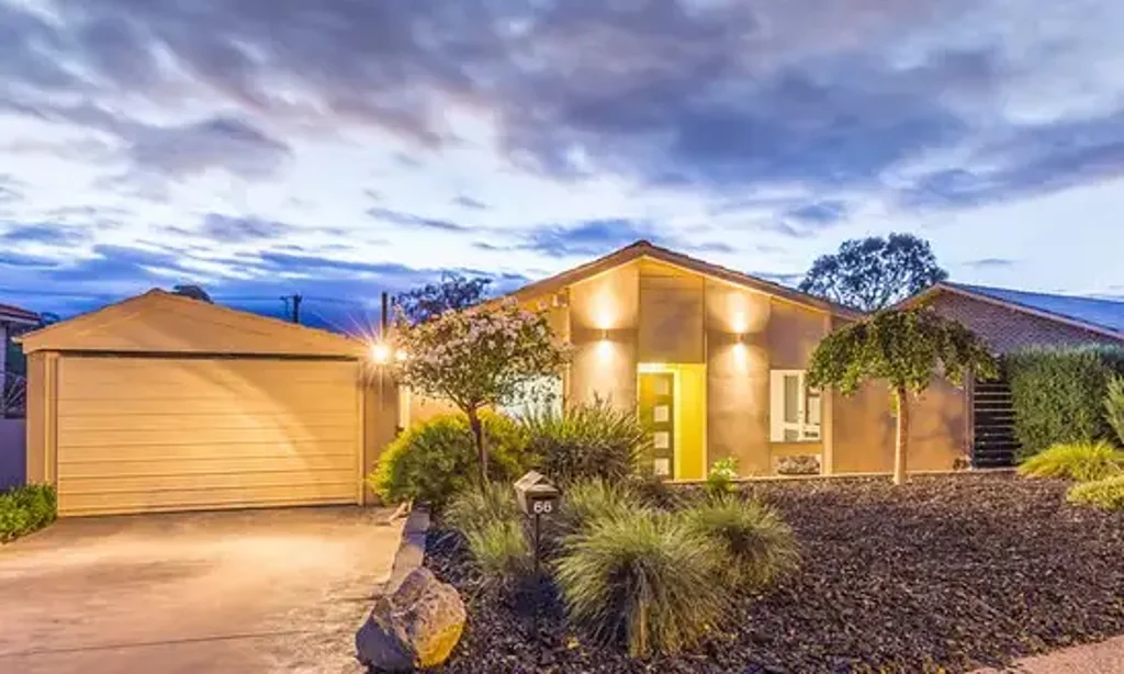 Charming and convenient Family Home in Lovely Suburb