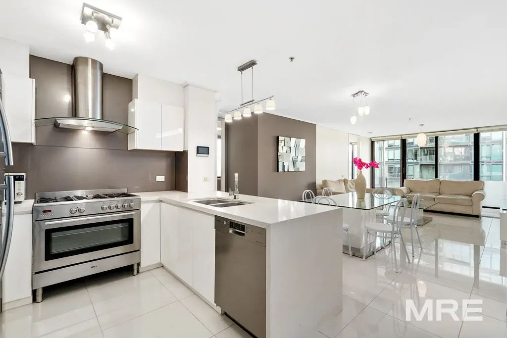 Chic and elegant living in prime location