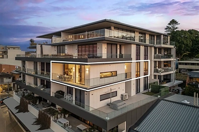 Terrigal 3chambre Near new luxury apartment in a blue-chip Terrigal Beach position