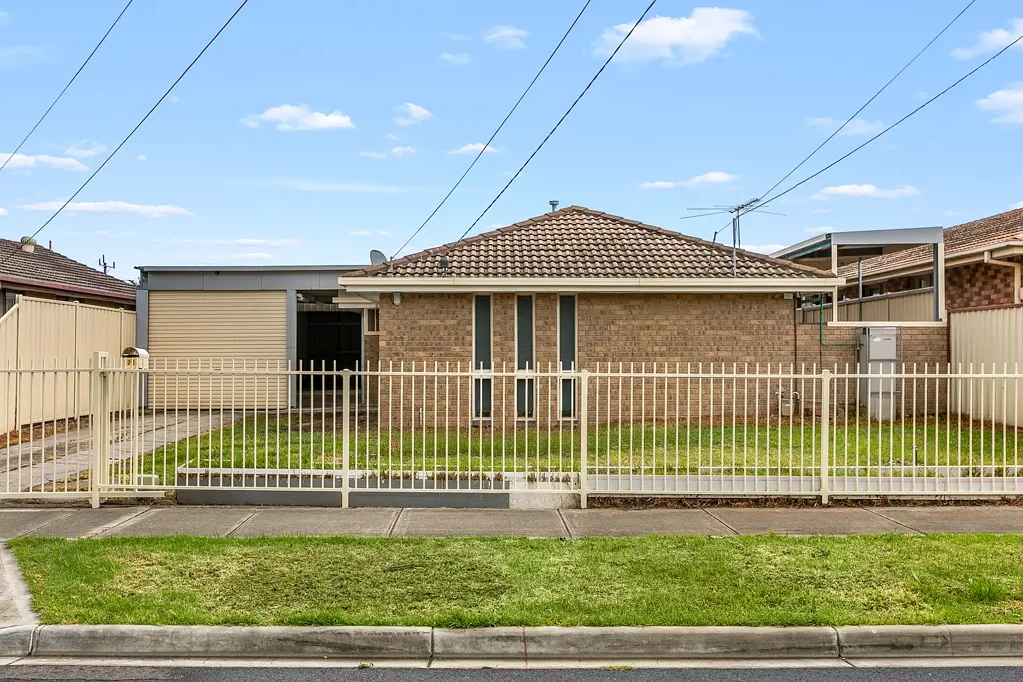 22 Droitwich Crescent, Deer Park, VIC 3023